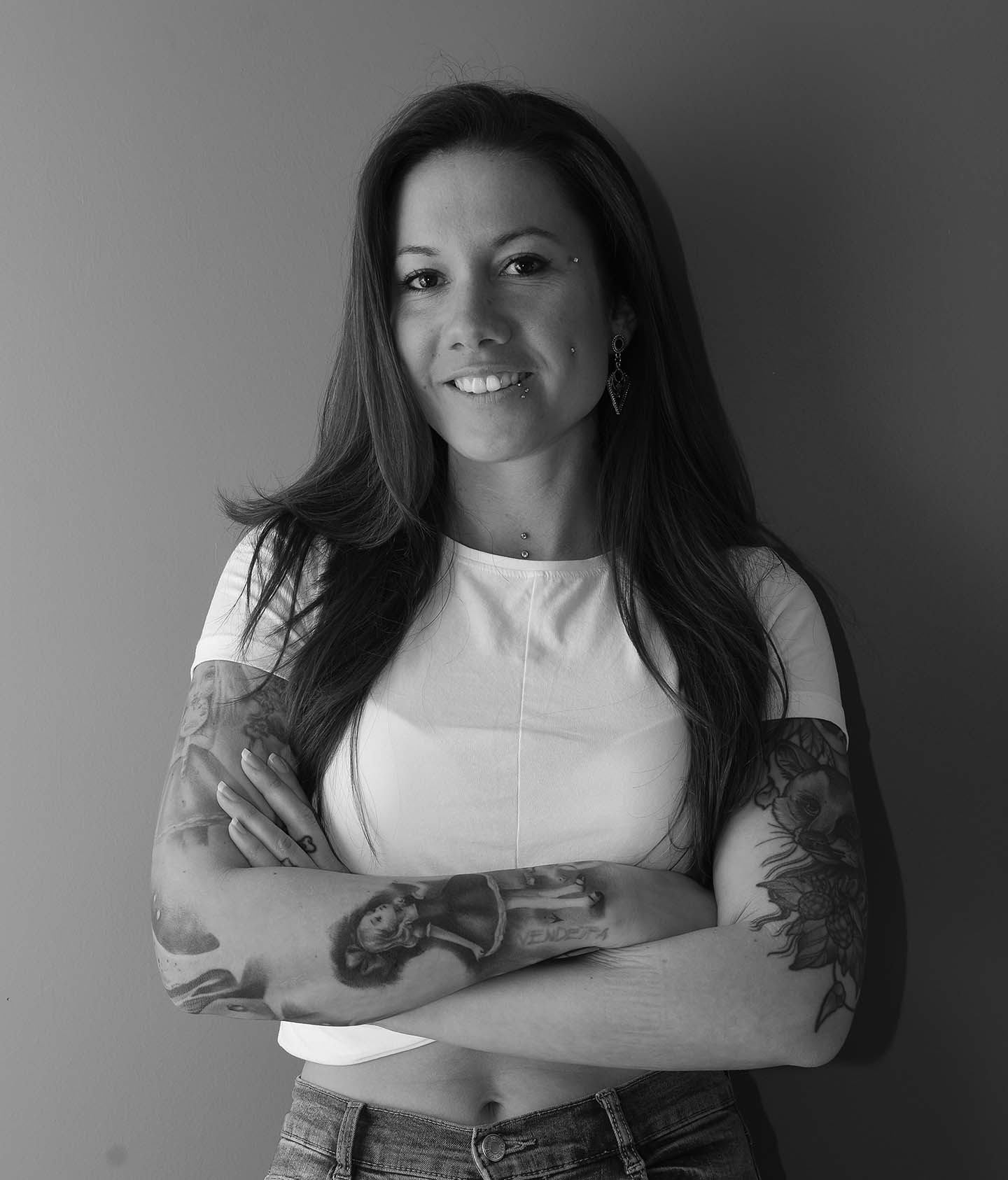 cherry piercerin Die erfahrene Piercerin Cherry kommt einmal pro Monat in unser Piercing Studion in Zofingen.