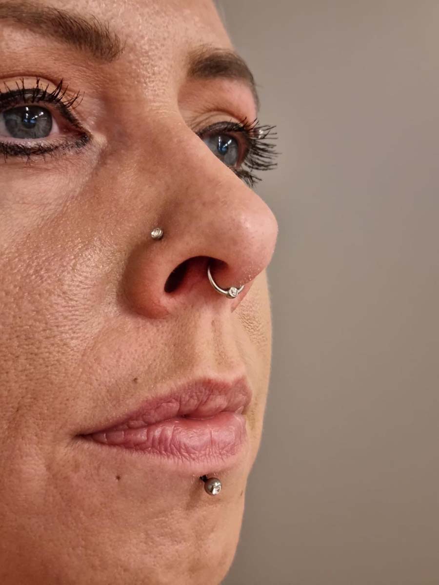 nasen septum und lippenpiercing Nasen-, Septum- und Lippenpiercing, gestochen in unserem Studio in Zofingen